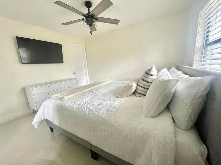 Stylish 3/2 Getaway! Near Theme Parks! Villa Lakeland Exterior photo